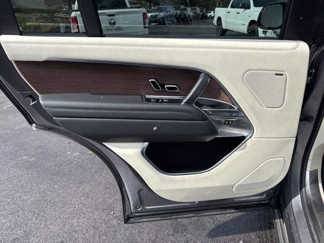 2023 Land Rover Range Rover SE LWB