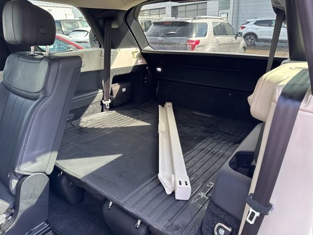 2023 Land Rover Range Rover SE LWB