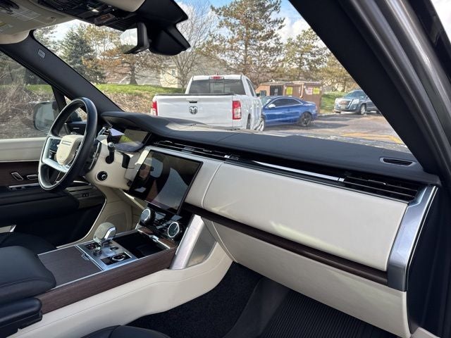 2023 Land Rover Range Rover SE LWB