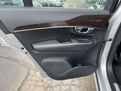 2017 Volvo XC90 T6 Momentum