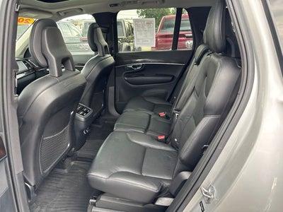 2017 Volvo XC90 T6 Momentum