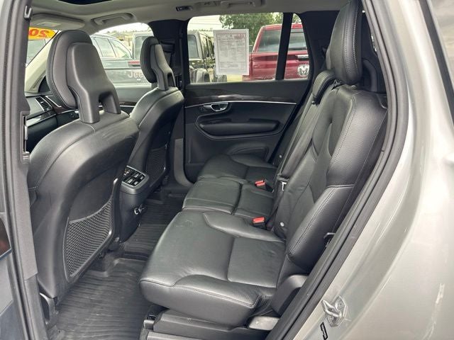 2017 Volvo XC90 T6 Momentum