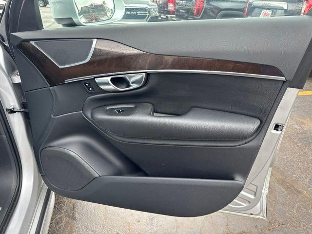 2017 Volvo XC90 T6 Momentum