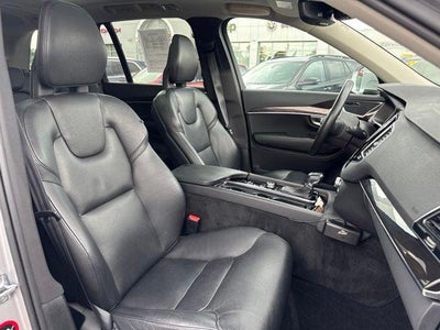 2017 Volvo XC90 T6 Momentum