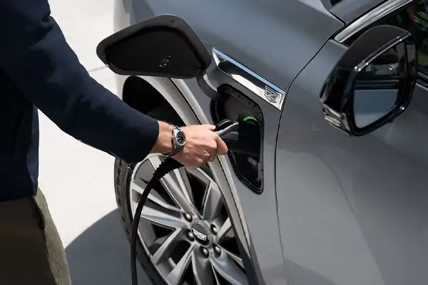 choosing-the-right-Cadillac vistiq